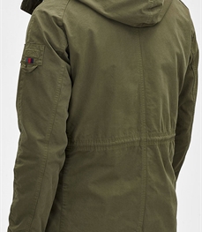 市场上装-中长外套-时尚男装中长外套