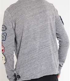 市场上装-T恤-时尚男装T恤