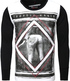 市场上装-T恤-时尚男装T恤