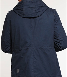 市场上装-夹克-时尚男装夹克