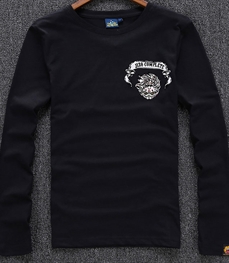 市场上装-T恤-休闲男装T恤