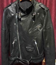 市场上装-皮衣-时尚男装皮衣