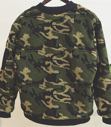 市场上装-夹克-时尚男装夹克