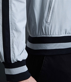 市场上装-夹克-时尚商务夹克