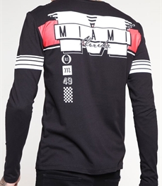 市场上装-T恤-休闲男装T恤