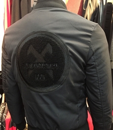 市场上装-夹克-时尚男装夹克