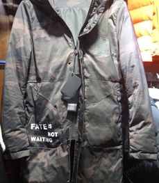 市场上装-中长外套-（实拍）时尚男装中长外套