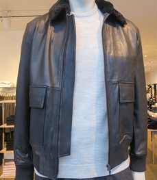 市场上装-皮衣-时尚皮衣【伦敦】
