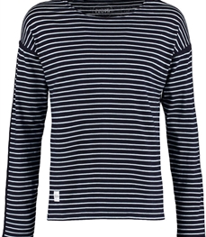 市场上装-T恤-休闲男装T恤