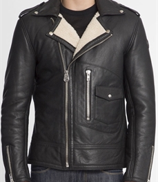 市场上装-皮衣-时尚皮衣