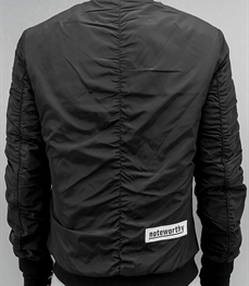 市场上装-夹克-时尚男装夹克