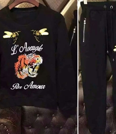 市场上装-套装-休闲男装套装