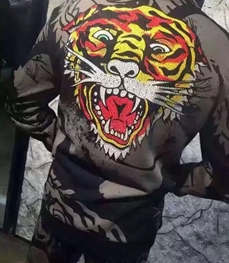 市场上装-套装-休闲男装套装