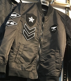 市场上装-夹克-（实拍）时尚男装夹克