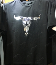 市场上装-T恤-（实拍）时尚男装t恤