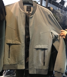市场上装-夹克-（实拍）时尚男装夹克