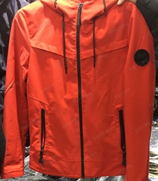 市场上装-夹克-（实拍）时尚男装夹克