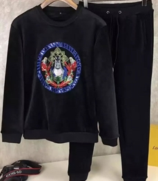 市场上装-套装-休闲男装套装