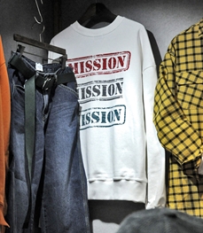 市场上装-卫衣-（实拍）休闲男装卫衣