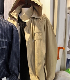 市场上装-中长外套-（实拍）休闲男装中长外套