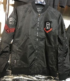 市场上装-夹克-（实拍）时尚男装夹克