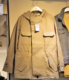 市场上装-中长外套-（实拍）休闲男装中长外套