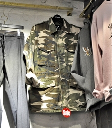 市场上装-中长外套-（实拍）休闲男装中长外套