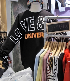 市场上装-卫衣-（实拍）休闲男装卫衣