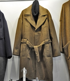 市场上装-中长外套-（实拍）休闲男装中长外套