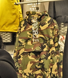 市场上装-中长外套-（实拍）休闲男装中长外套