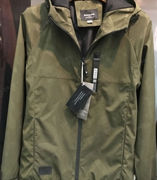 市场上装-夹克-（实拍）时尚男装夹克