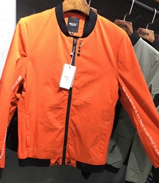 市场上装-夹克-（实拍）时尚男装夹克