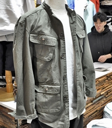 市场上装-中长外套-（实拍）休闲男装中长外套