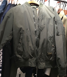 市场上装-夹克-（实拍）时尚男装夹克