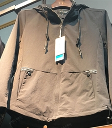 市场上装-夹克-（实拍）时尚男装夹克