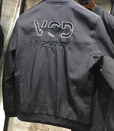 市场上装-夹克-（实拍）时尚男装夹克