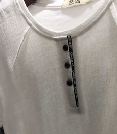 市场上装-T恤-（实拍）时尚男装t恤