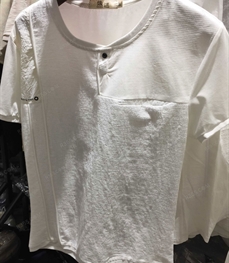 市场上装-T恤-（实拍）时尚男装t恤