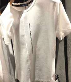 市场上装-T恤-（实拍）时尚男装t恤