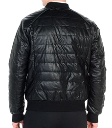 市场上装-皮衣-时尚皮衣