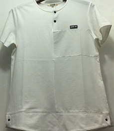 市场上装-T恤-（实拍）时尚男装t恤