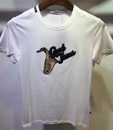 市场上装-T恤-时尚男装t恤