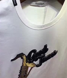 市场上装-T恤-时尚男装t恤