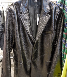 市场上装-皮衣-时尚皮衣