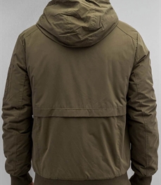 市场上装-夹克-时尚男装夹克