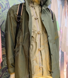 市场上装-大衣-时尚中长