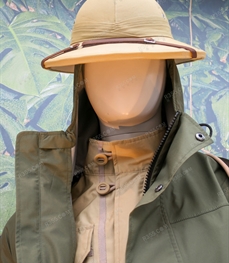 市场上装-大衣-时尚中长