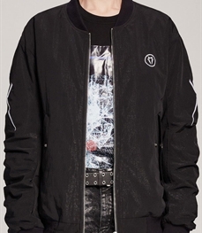 市场上装-夹克-时尚男装夹克