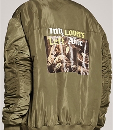 市场上装-夹克-时尚男装夹克