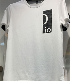 市场上装-T恤-（实拍）时尚男装t恤